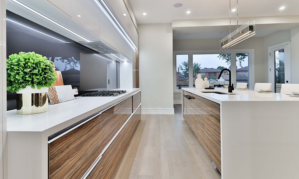 Regular White Quartz Worktop in modern kitchen